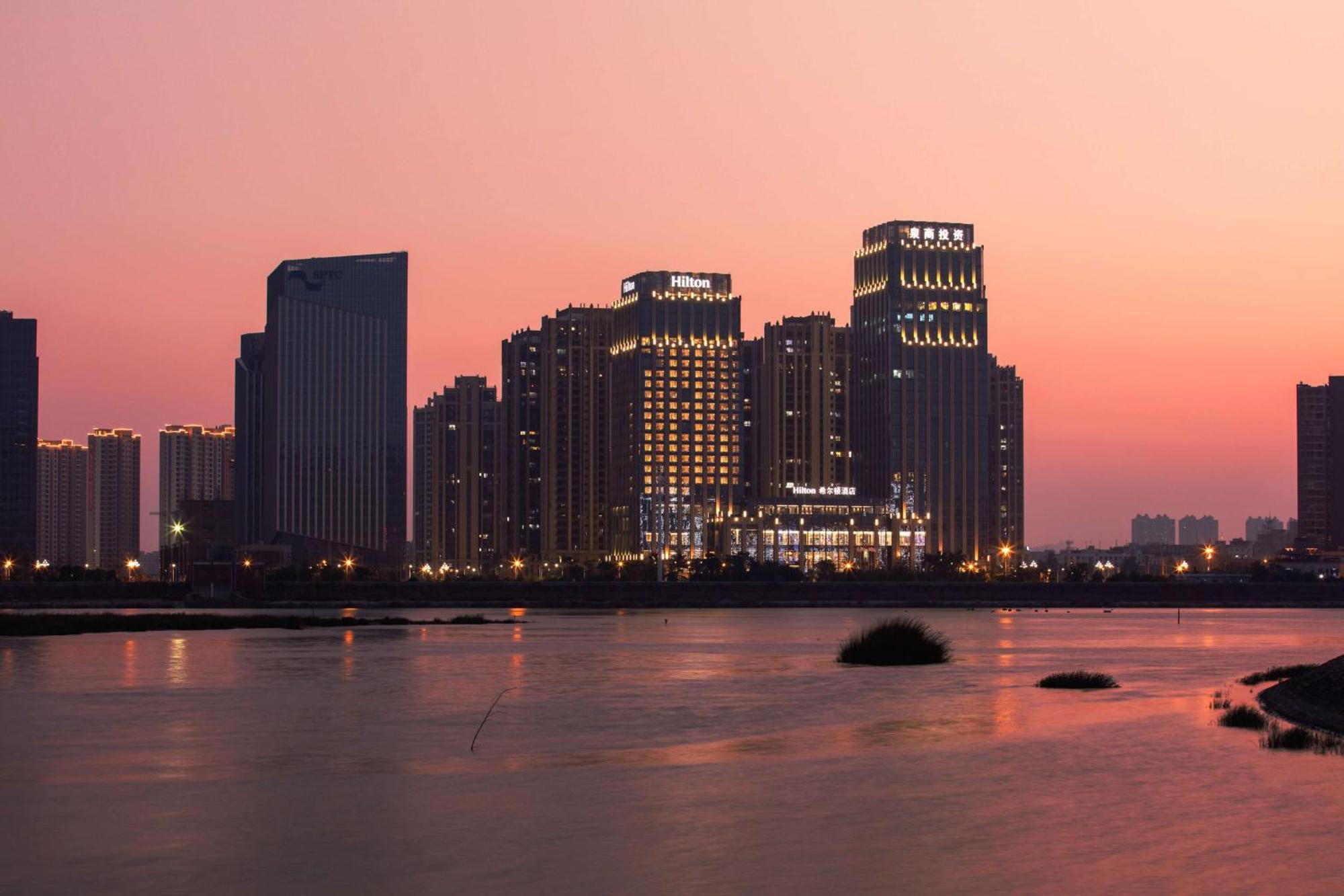 Отель Hilton Quanzhou Riverside Экстерьер фото