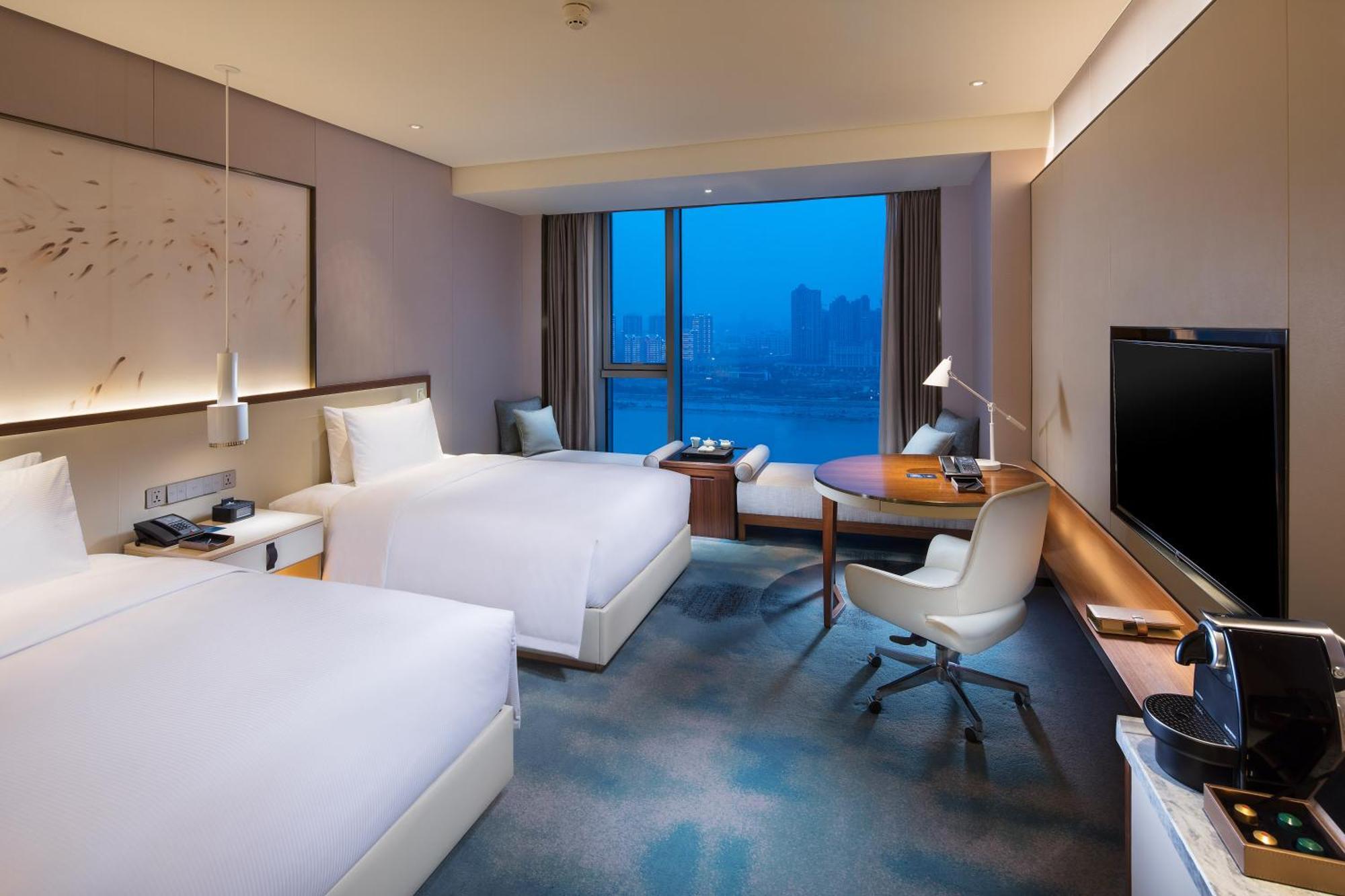 Отель Hilton Quanzhou Riverside Экстерьер фото